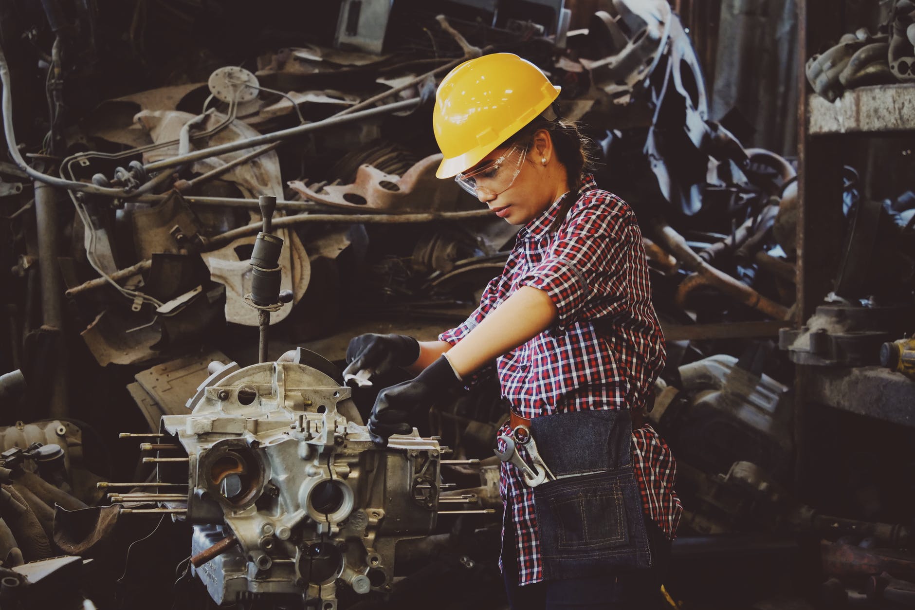 Aplicarás los principios de tu especialidad analizando, seleccionando, calculando dentro del marco teórico y práctico la reparación y manejo de cualquier tipo de automotor.